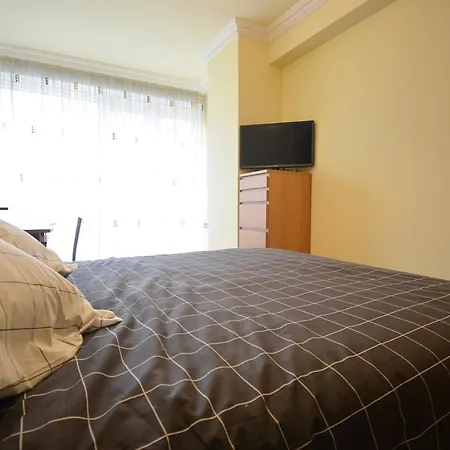 Maravilloso Piso Con Parking En Plaza De Galicia Apartman